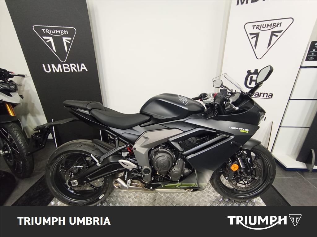 TRIUMPH Daytona 660 Abs