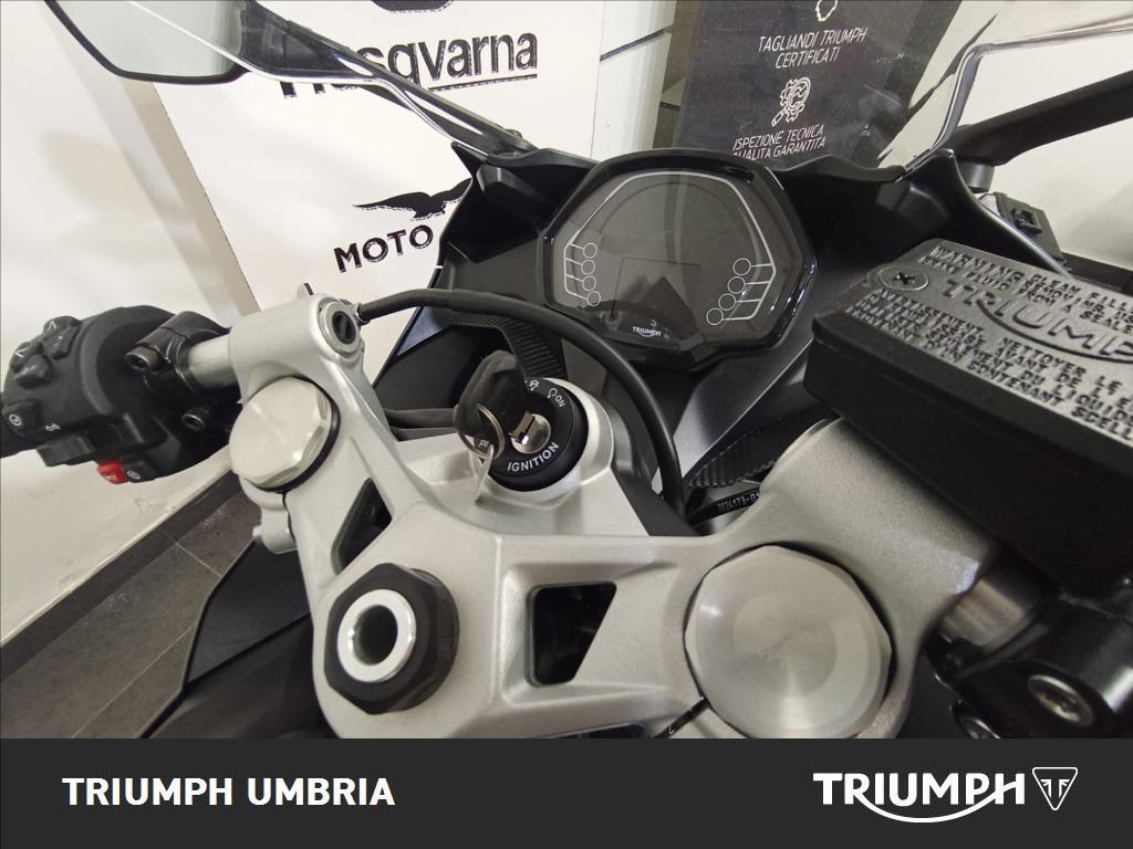 TRIUMPH Daytona 660 Abs