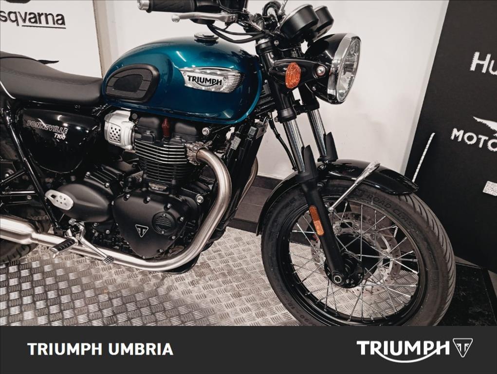 TRIUMPH Bonneville 900 T100 Chrome Edition