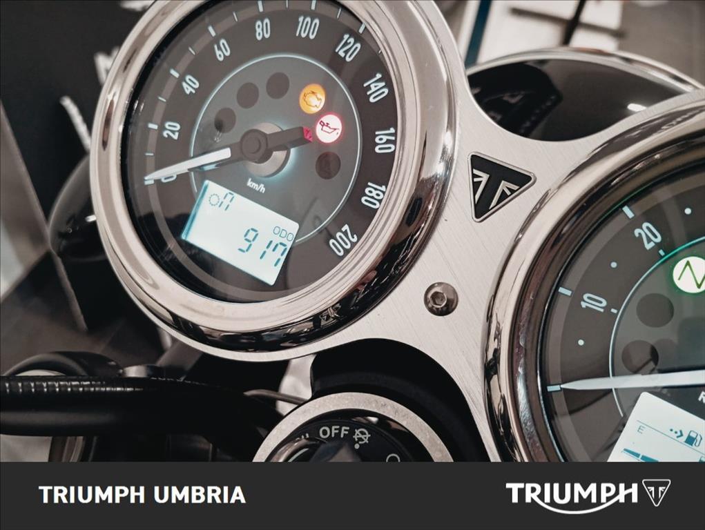 TRIUMPH Bonneville 900 T100 Chrome Edition